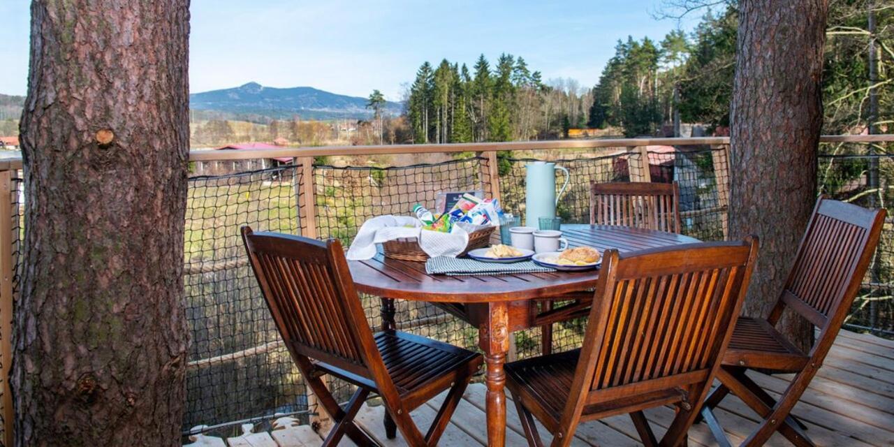 Treehouse U Rybnika Hotel Osecna Ngoại thất bức ảnh