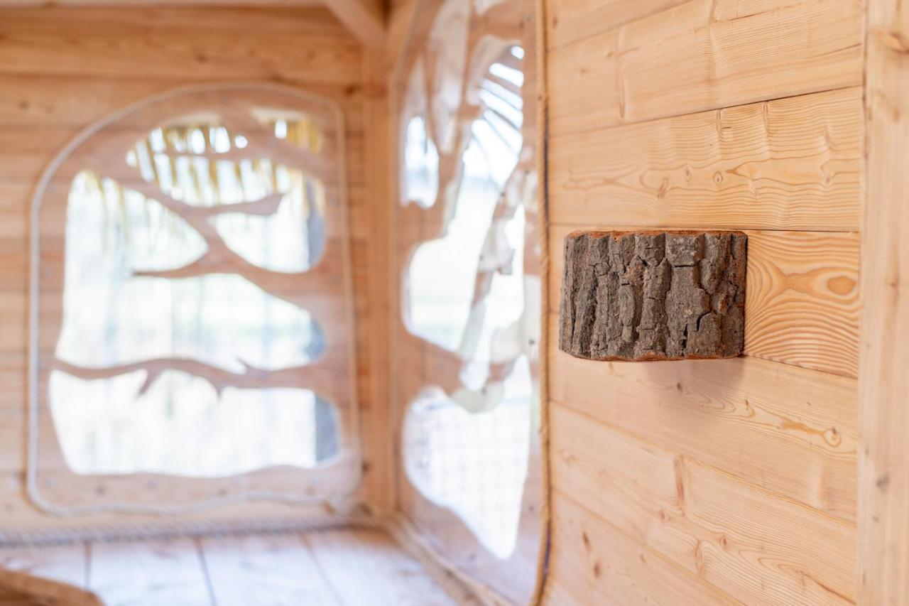 Treehouse U Rybnika Hotel Osecna Ngoại thất bức ảnh